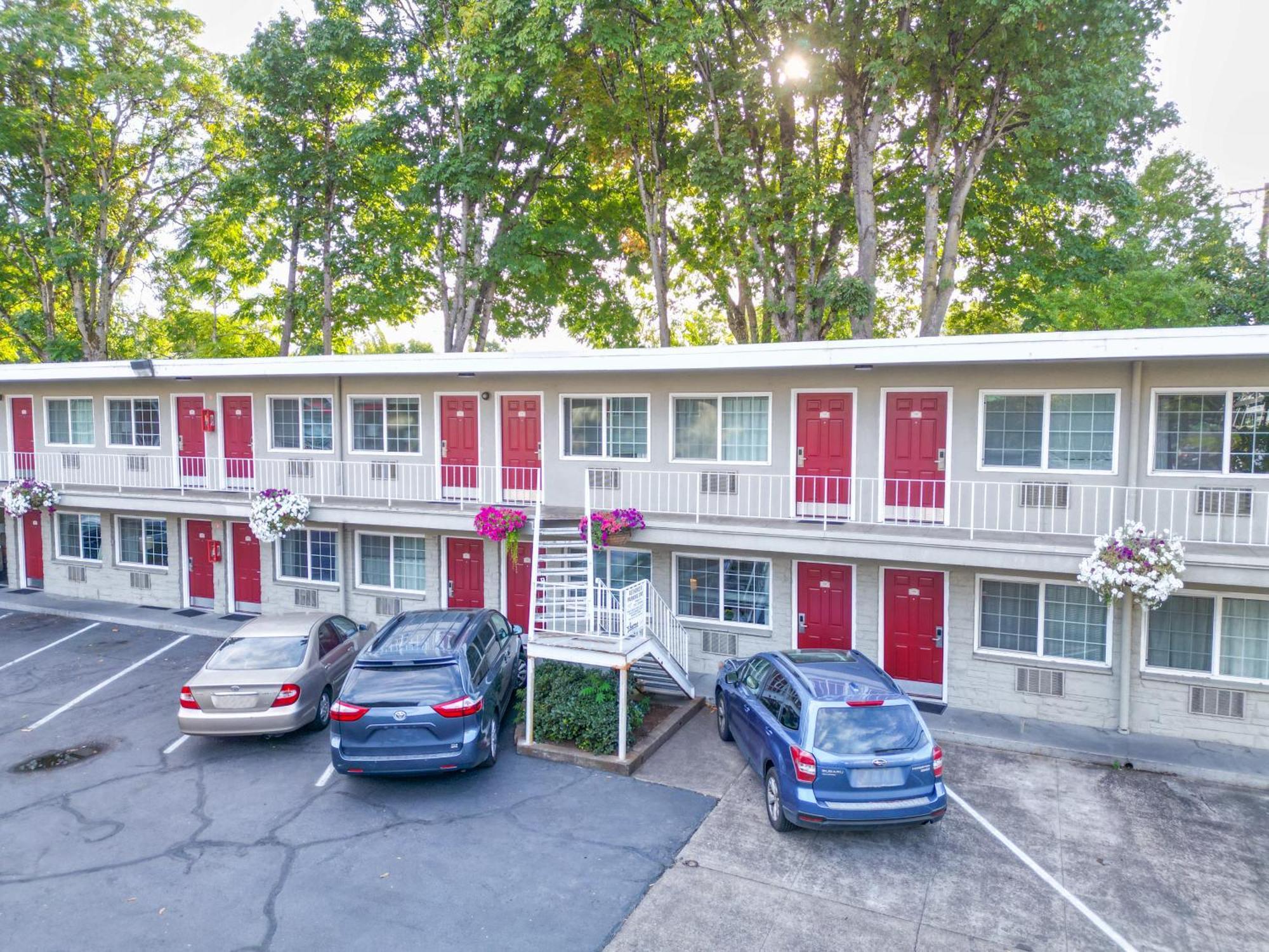 Campus Inn & Suites Eugene Downtown المظهر الخارجي الصورة